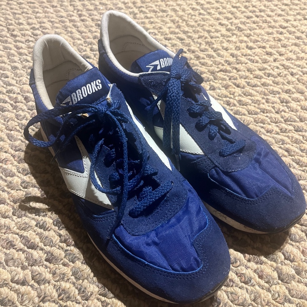 Vintage Brooks Running Shoes Size 7.5